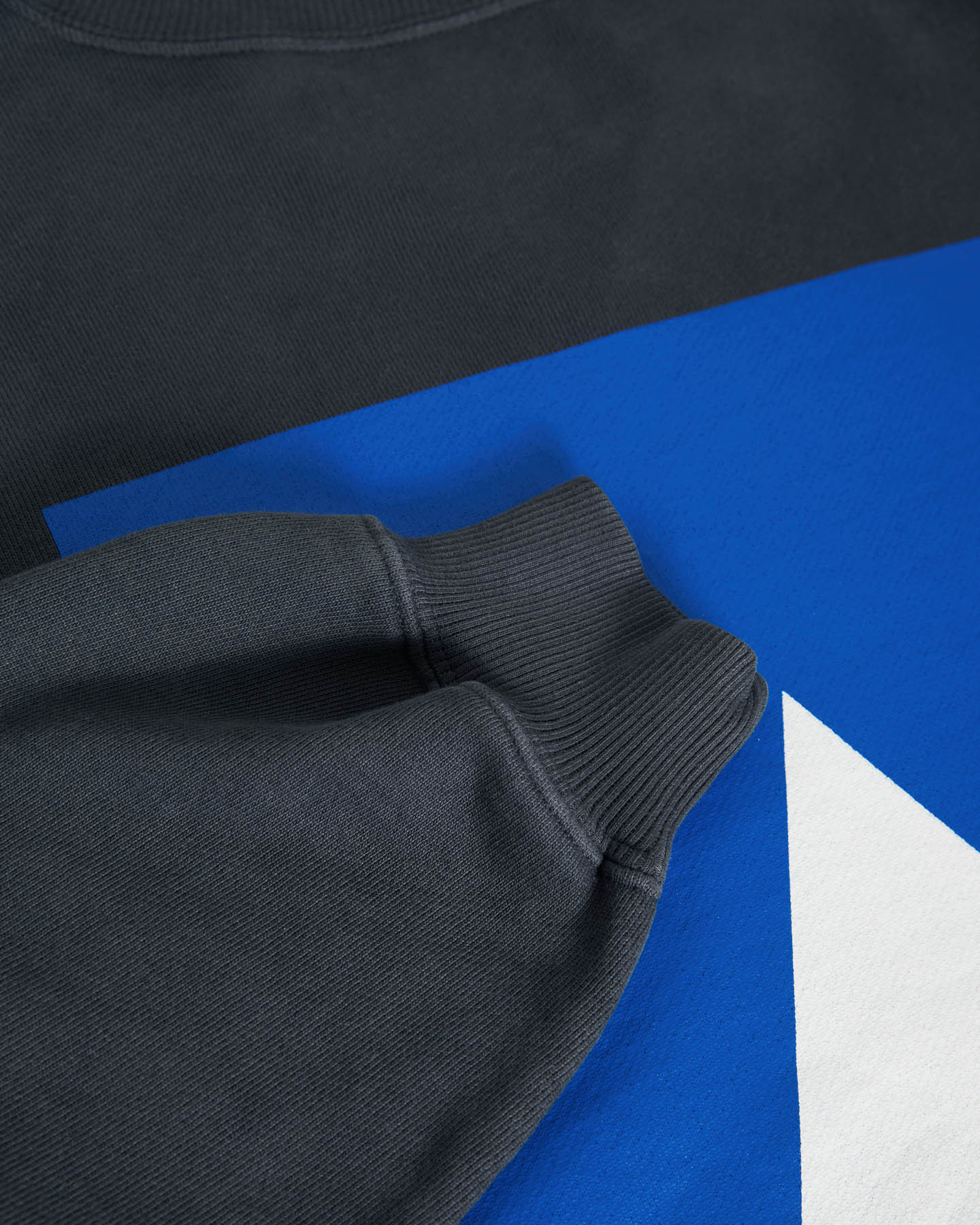 Xavier Dark Navy / Triangle