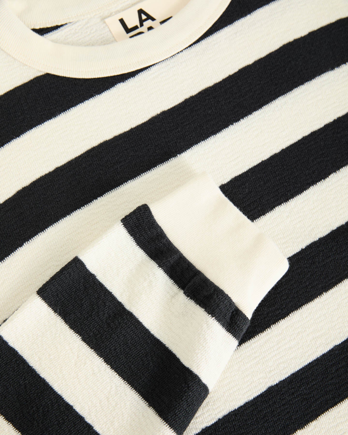 Feijó Black Sand Stripes