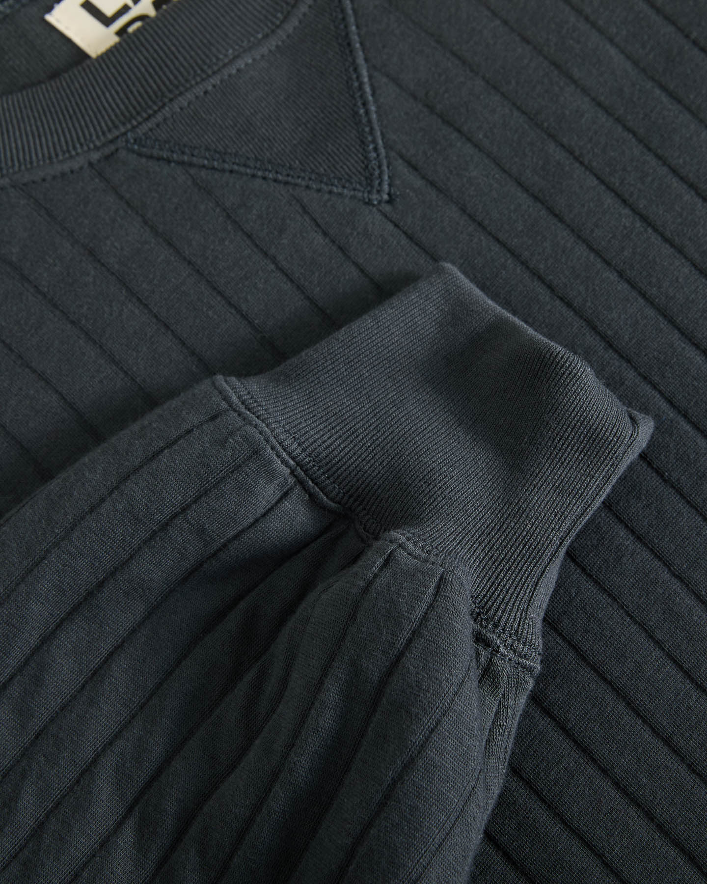 Xavier Ribbed Black Sand