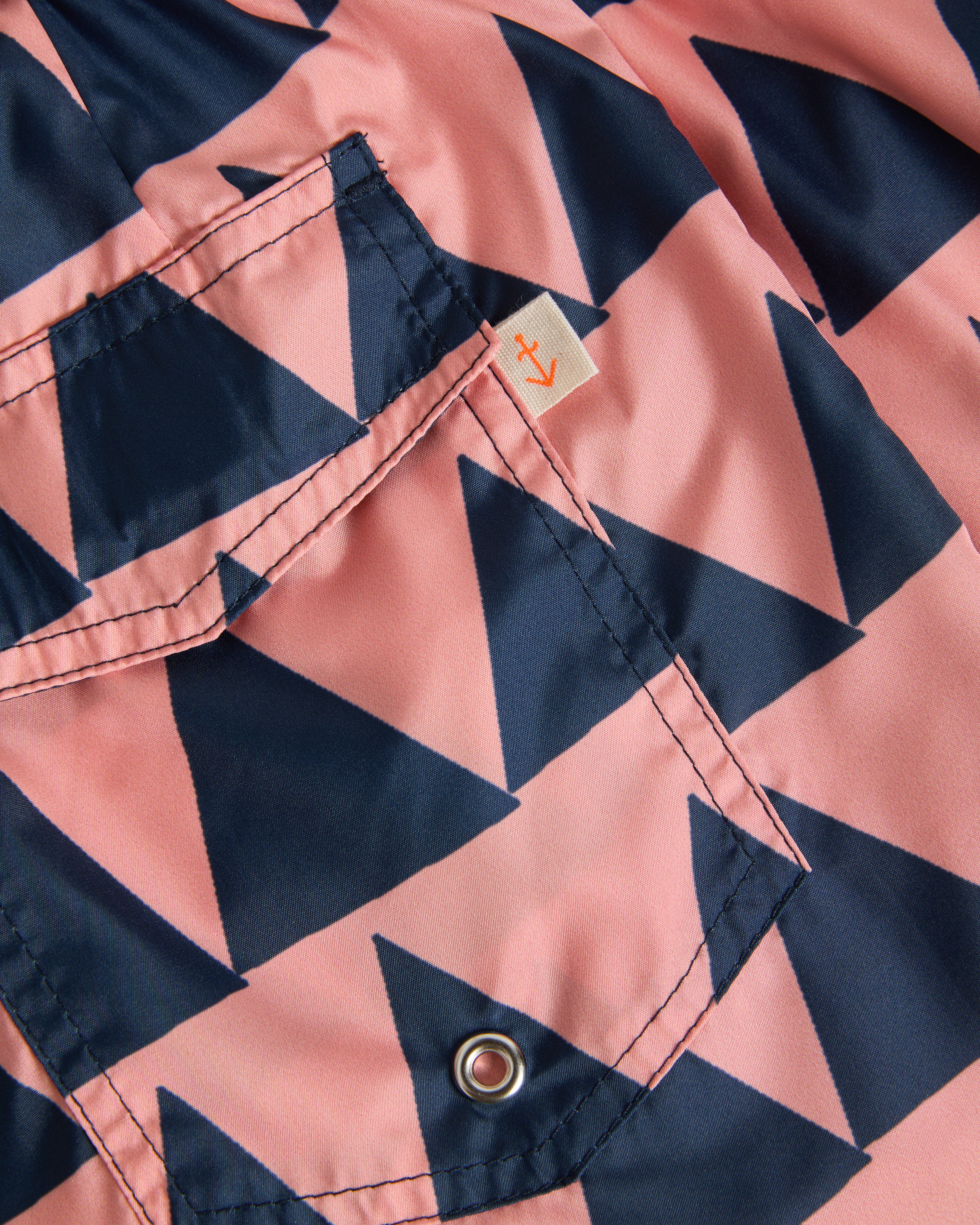 Fontes Sunrise Triangles Pattern